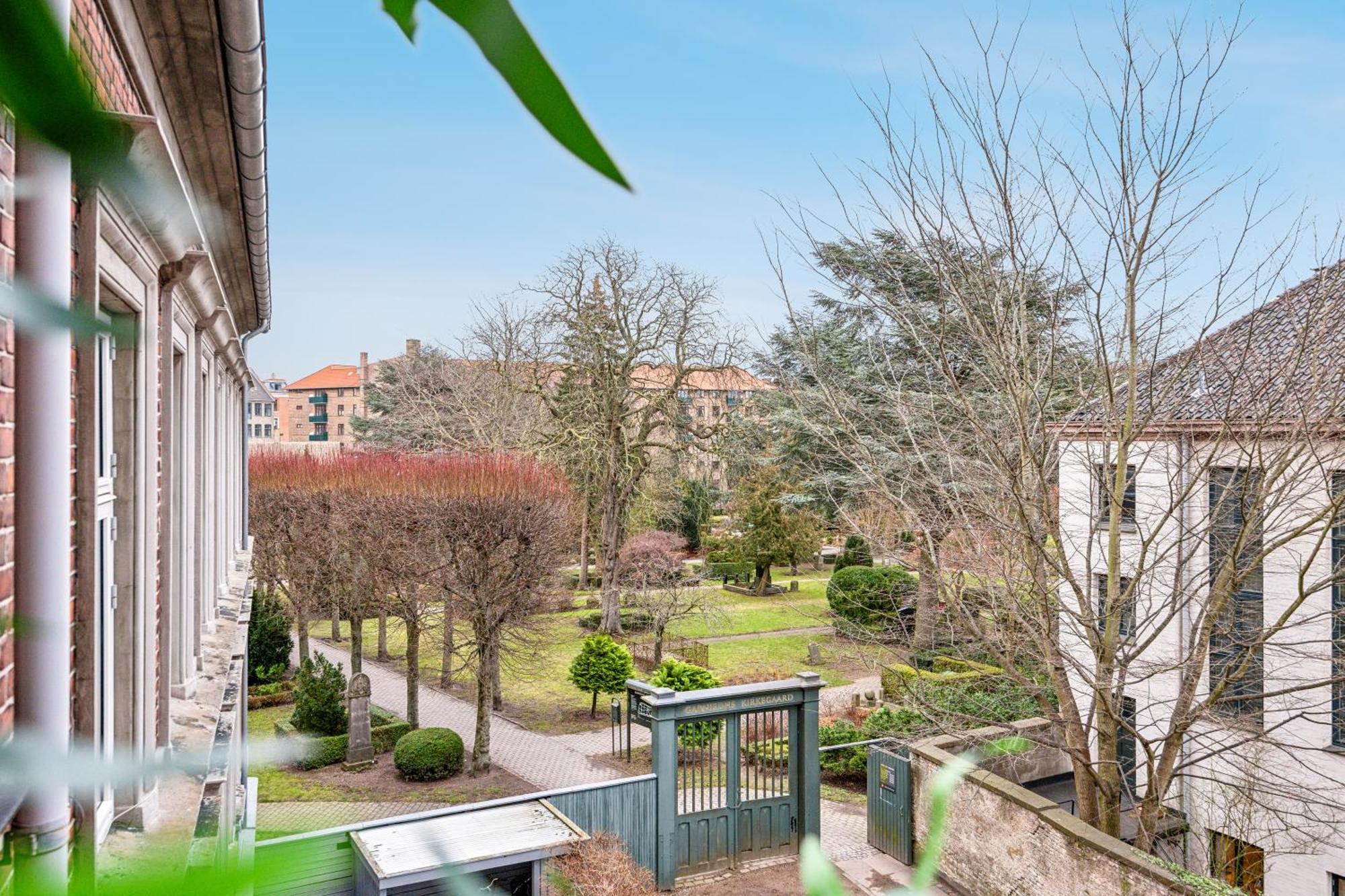 Elegant With Prime Location In Osterbro